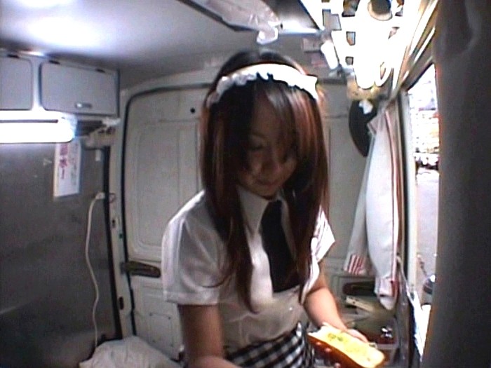 大沢佑香ちゃん、浜崎りおちゃん、イジラレ屋台の中で潮吹きながらホットドッグ売ってきてくれませんか!? 〜IN渋谷〜