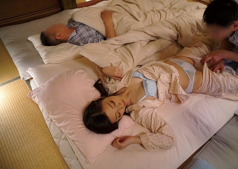 若すぎる父の後妻 阿部栞菜