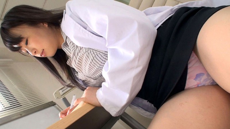 パンチラ見てたら挑発オナニーしてきたエロ女たち 3