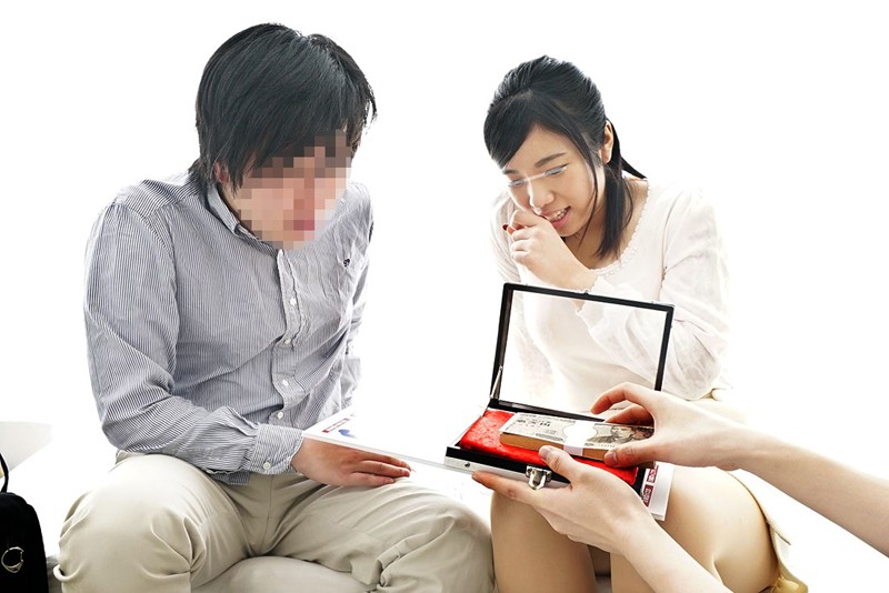 一般男女モニタリングAV 両親の再婚で義姉弟になった男女限定企画!巨乳女子大生の義姉と童貞の弟が2人っきりの密室で全6種類の騎乗位コンプリートできたら100万円!絶倫姉の本性丸出し腰振りピストンで精子が出なくなるまで完全生ハメ筆おろし!4組合計17発!