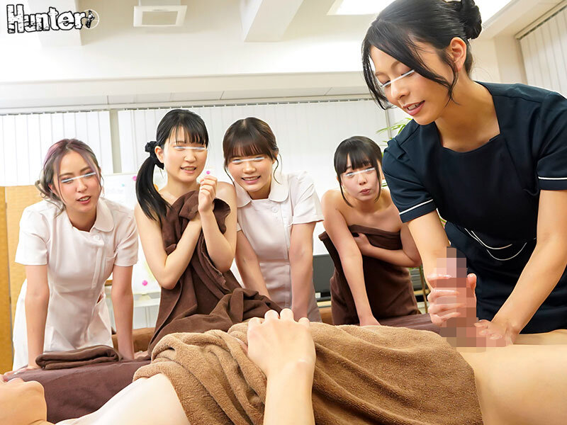 「えっ!?コレが実習?」エステ専門学校に入学したら男はボク1人!実習はタオル1枚の女子の体を触りまくり!ボクの股間は触られまくりでフル勃起5