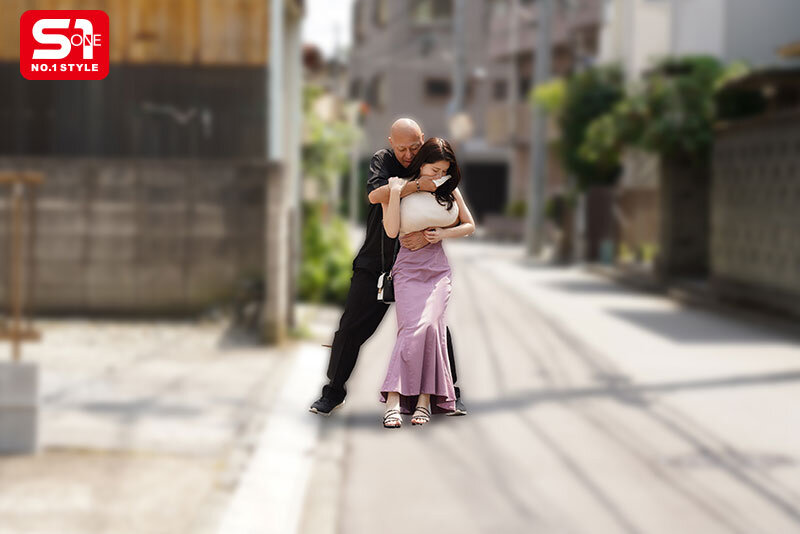 服越しでも分かるKカップが強●魔の目に留まり、拉致られ、大量媚薬に漬けられオーバードーズ! ペニス中毒トリップ大乱交 凪ひかる