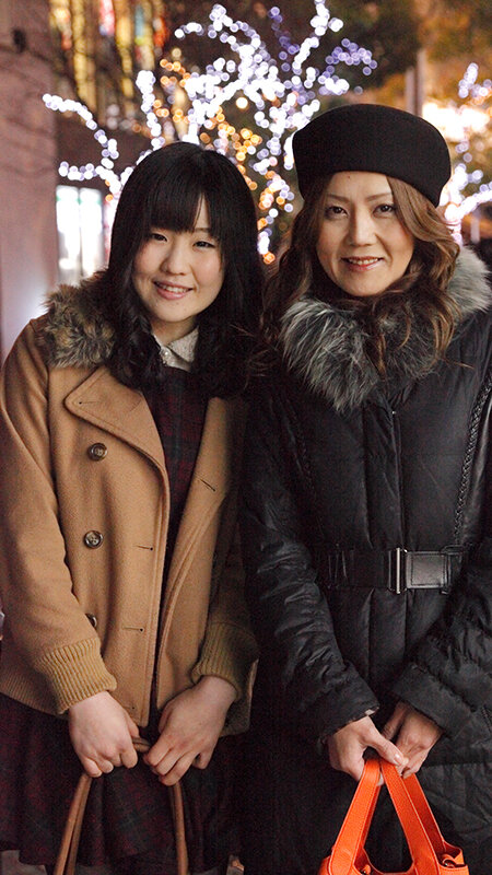家族の絆は固かった!?「お父さんには言わないで」とか言いながら、娘の前でもお構いなし、欲求不満を拗らせた熟女母12名4時間3