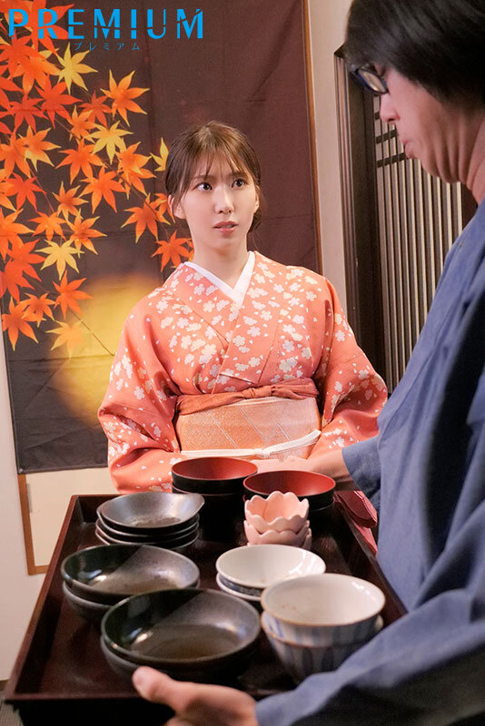 夫婦経営する旅館でオヤジ客の晩酌に呼び出され…朝を迎えても終わらない中出し接待に堕ちた妻 山岸あや花