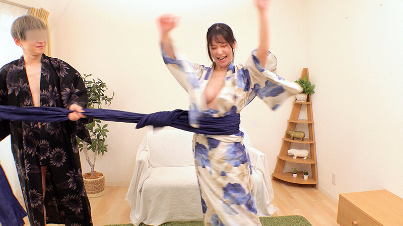 【数量限定】祝2025年夏!花火大会に参加する浴衣女子限定 羞恥野球拳対決 素人女子大生4名収録 負ければ即ズボ生ハメ生中出しSEX!! パンティと生写真付き